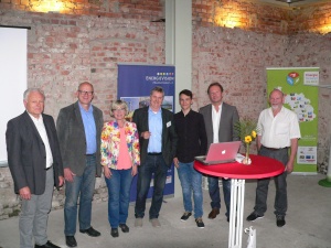 Ein Teil der Vorstandsmitglieder des Vereins Energievision Frankenwald e.V. Ein Teil der Vorstandsmitglieder des Vereins Energievision Frankenwald e.V.